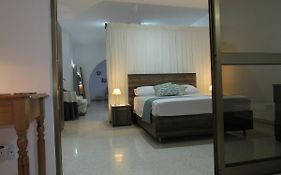 Central Studio Apartment