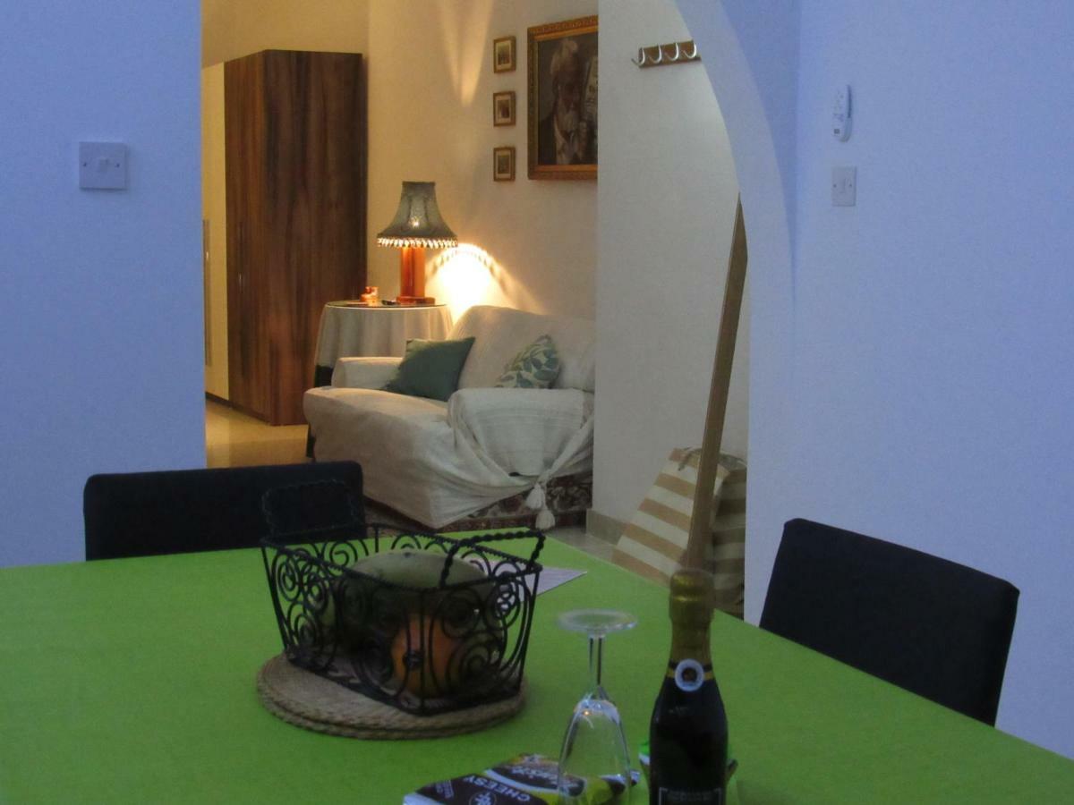 Central Studio Apartment Santa Vennera Esterno foto